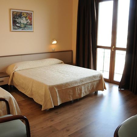 Hotel Barbieri Altomonte Exterior photo